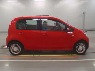 Volkswagen UP  с аукциона в Японии