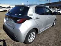Toyota YARIS лот № 12134 оценка 3.5  с аукциона в Японии 2