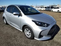 Toyota YARIS лот № 12134 оценка 3.5  с аукциона в Японии 1