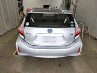 Toyota AQUA лот № 10959 оценка 4.5  с аукциона в Японии 3