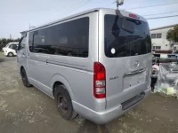 Toyota HIACE VAN лот № 4325 оценка 3  с аукциона в Японии 4