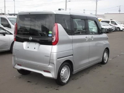 Nissan ROOX  с аукциона в Японии