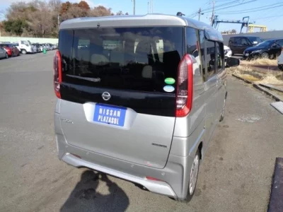 Nissan ROOX  с аукциона в Японии