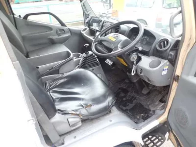 Toyota DYNA  с аукциона в Японии