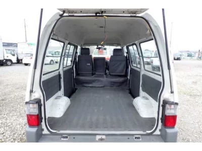 Mazda BONGO VAN  с аукциона в Японии