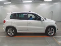 Volkswagen TIGUAN лот № 38149 оценка 4  с аукциона в Японии 2