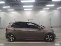 Volkswagen POLO лот № 38150 оценка 5  с аукциона в Японии 2