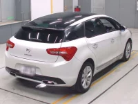 Citroen DS5 лот № 10037 оценка 4  с аукциона в Японии 1
