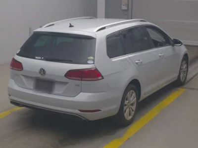 Volkswagen GOLF VARIANT