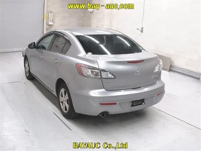 Mazda AXELA  с аукциона в Японии