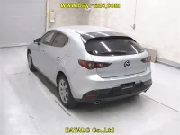 Mazda MAZDA3 лот № 70068 оценка R  с аукциона в Японии 1