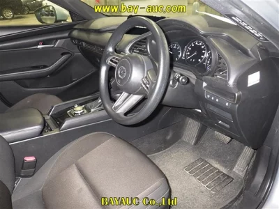 Mazda MAZDA3  с аукциона в Японии