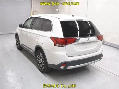 Mitsubishi OUTLANDER  с аукциона в Японии