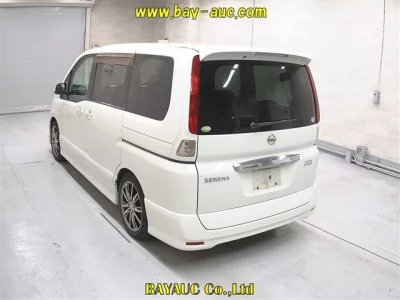 Nissan SERENA  с аукциона в Японии