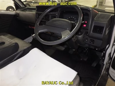 Mazda BONGO VAN  с аукциона в Японии