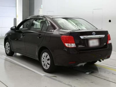 Toyota COROLLA AXIO  с аукциона в Японии