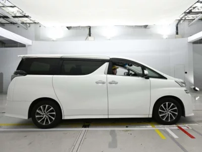 Toyota VELLFIRE  с аукциона в Японии