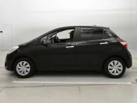 Toyota VITZ лот № 30010 оценка 3  с аукциона в Японии 3