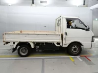 Mazda BONGO лот № 40041 оценка 3.5  с аукциона в Японии 2