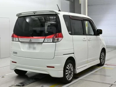 Mitsubishi DELICA D2
