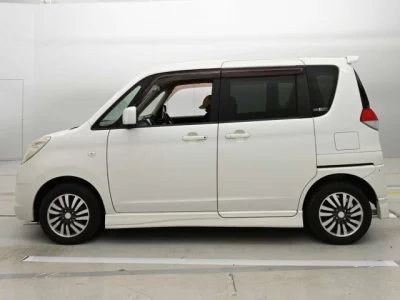 Mitsubishi DELICA D2