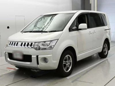 Mitsubishi DELICA D5  с аукциона в Японии