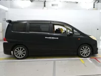 Honda STEP WAGON лот № 30039 оценка 3.5  с аукциона в Японии 2