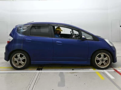 Honda FIT  с аукциона в Японии