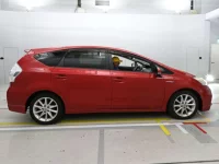 Toyota PRIUS ALPHA лот № 30065 оценка 3.5  с аукциона в Японии 2