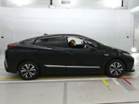 Toyota PRIUS PHV лот № 30016 оценка 3.5  с аукциона в Японии 2