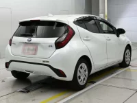 Toyota AQUA лот № 30044 оценка 4.5  с аукциона в Японии 1