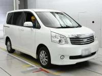 Toyota NOAH лот № 30060 оценка 4  с аукциона в Японии 4