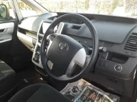 Toyota NOAH лот № 30060 оценка 4  с аукциона в Японии 8
