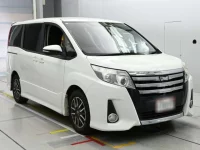 Toyota NOAH лот № 30077 оценка 4  с аукциона в Японии 4