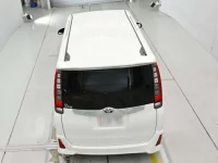Toyota NOAH лот № 30077 оценка 4  с аукциона в Японии 7
