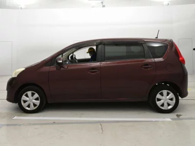 Toyota PASSO SETTE