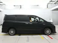 Toyota VOXY лот № 30030 оценка 3.5  с аукциона в Японии 2