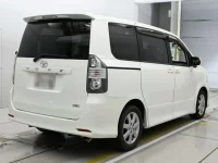 Toyota VOXY лот № 30040 оценка RA  с аукциона в Японии 1