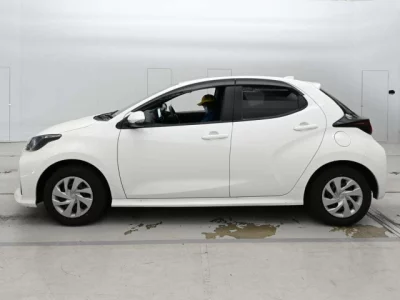 Toyota YARIS  с аукциона в Японии