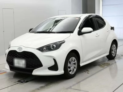 Toyota YARIS  с аукциона в Японии