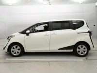 Toyota SIENTA лот № 30025 оценка 4.5  с аукциона в Японии 3