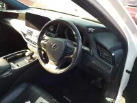 Lexus LS лот № 30031 оценка RA  с аукциона в Японии 8