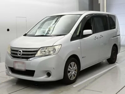 Nissan SERENA  с аукциона в Японии