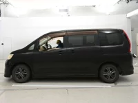 Nissan SERENA лот № 90139 оценка 3.5  с аукциона в Японии 3