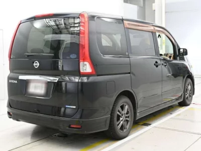 Nissan SERENA  с аукциона в Японии