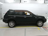 Nissan X-TRAIL лот № 10053 оценка 3.5  с аукциона в Японии 2