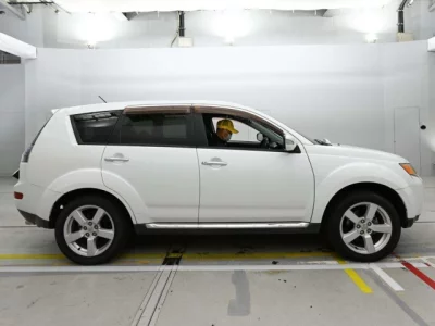 Mitsubishi OUTLANDER  с аукциона в Японии