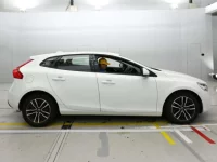 Volvo V40 лот № 90125 оценка 3.5  с аукциона в Японии 2