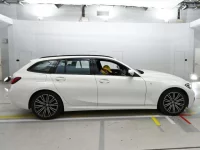 BMW 3-Series лот № 38001 оценка 5  с аукциона в Японии 1