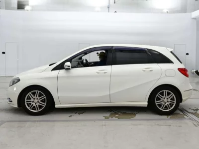 Mercedes-Benz B CLASS